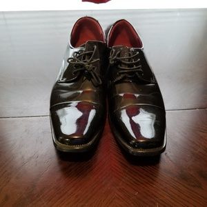 Men's dress shoes